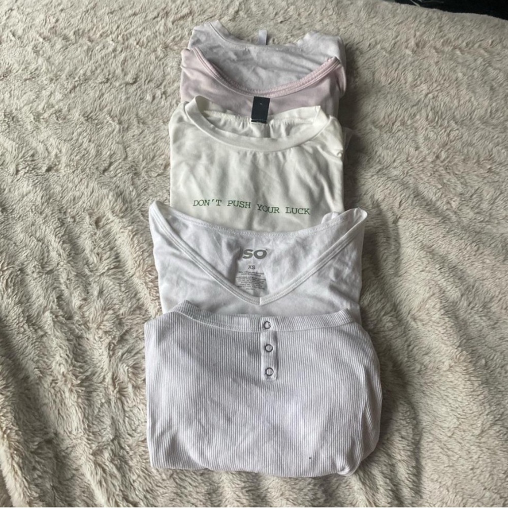 5 top clothing bundle!!💗